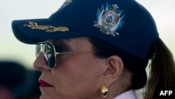 La presidenta de Honduras, Xiomara Castro, asiste a la celebración del 91 aniversario de las Fuerzas Armadas de Honduras en la base de El Aguacate, municipio de Catacamas, Departamento de Olancho, Honduras, el 30 de mayo de 2022.