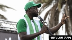 Ousmane Sonko se dit victime d'un complot orchestré par le président Macky Sall pour l'éliminer de la course à la présidentielle de 2024.