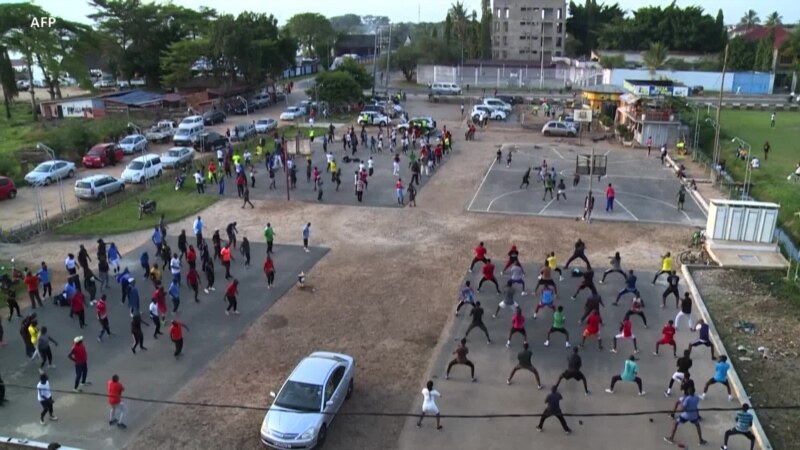 A Bujumbura, le fitness collectif pour garder la forme et s'entraider