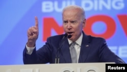 Predsednik Džo Bajden govori na 29 konvenciji U.S. President Joe Biden delivers remarks at the 29th AFL-CIO Quadrennial Constitutional Convention at the Pennsylvania Convention Center in Philadelphia, U.S., June 14, 2022.