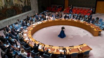 Los miembros del Consejo de Seguridad de la ONU votan para abstenerse de una resolución propuesta por la Federación Rusa, el miércoles 23 de marzo de 2022, en la sede de las Naciones Unidas.