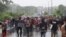 Miles de migrantes parten de la ciudad de Tapachula, en el sur de México, con la intención de llegar a Estados Unidos, donde comenzó la Cumbre de las Américas con el tema migratorio en la agenda.