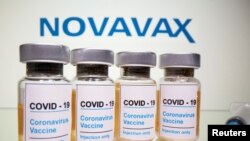 Новавакс е потрадиционален тип на вакцина од оние на „Фајзер“ и „Модерна“, па експертите очекуваат повеќе Американци да одлучат да се вакцинираат 