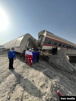 حادثه قطار مسافربری در مسیر طبس- یزد - خبر آنلاین