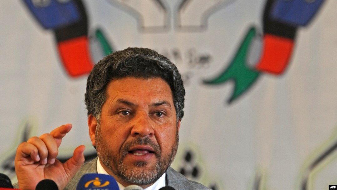 Mantan Menteri Pendidikan Afghanistan, Farooq Wardak, hadir dalam sebuah kesempatan di Kabul pada 24 Mei 2010. Wardak menjadi salah satu pejabat yang memutuskan pulang kembali ke Afghanistan setelah Taliban berkuasa. (Foto: AFP/Tauseef Mustafa)