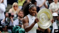 Foto Achiv: Serena Williams kenbe twofe li ape li ranpote final Wimbledon nan an 2016.