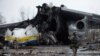 На фото: Зруйнований літак Ан-225 "Мрія" у Гостомелі, 2 квітня 2022 REUTERS/Mikhail Palinchak