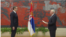 Ambasador SAD Kristofer Hil predaje akreditive predsedniku Srbije Aleksandru Vučiću, 31. marta 2022. u Beogradu (Foto: VOA) 