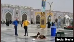  حمله با چاقو به سه روحانی در حرم امام رضا در شهر مشهد ایران