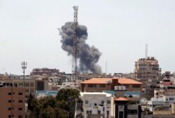 Dim za vrijeme izraelskih napada, grad Gaza, 19. maj 2021.