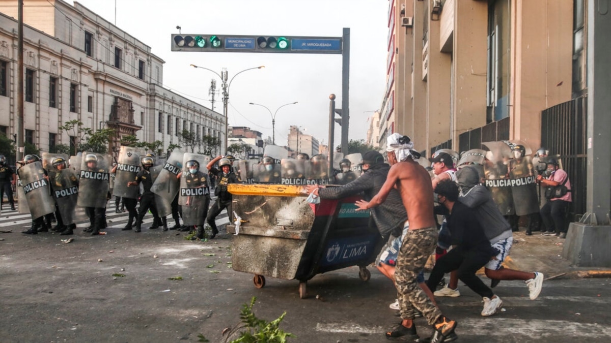 Protestas En Perú Debilitan Al Gobierno De Pedro Castillo