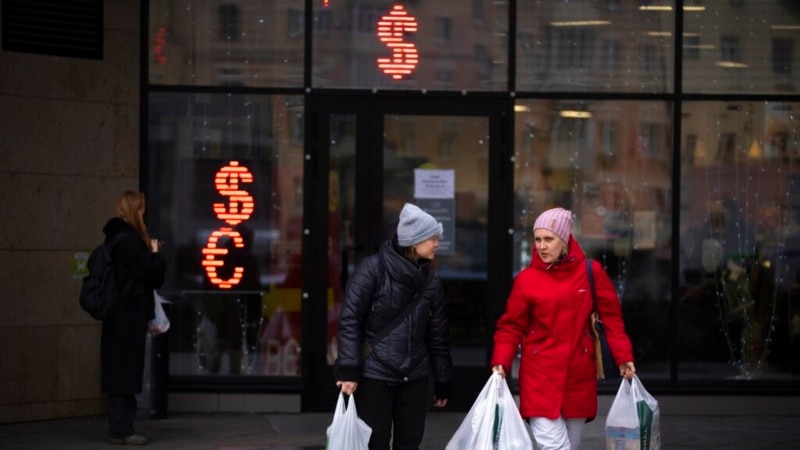 Ruble’s Strength in Face of Sanctions May Be Illusory