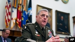 El presidente del Estado Mayor Conjunto, general Mark Milley, habla durante una audiencia del Comisión de Servicios Armados de la Cámara de Representantes sobre el presupuesto de defensa para el año fiscal 2023, en Washington, el 5 de abril de 2022.