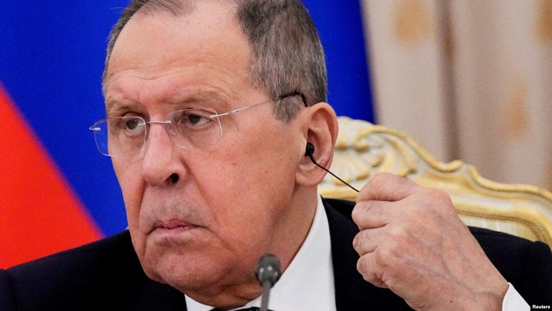 Le ministre russe des Affaires étrangères Sergueï Lavrov assiste à une conférence de presse à Moscou, Russie, le 4 avril 2022.