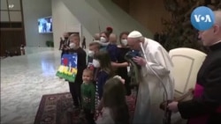 Đức Giáo hoàng hôn cờ Ukraine được nói gửi đến từ Bucha