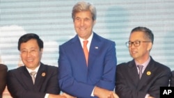 Ngoại trưởng Hoa Kỳ John Kerry tại Hội nghị ASEAN ở Vientiane, Lào.