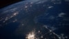 우주인이 바라 본 한반도 사진, 북한은 여전히 '암흑'