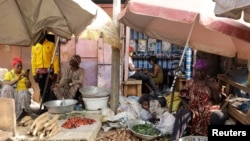 Au marché de Mvog Ada à Yaoundé, le 29 janvier 2022.