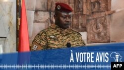  À Votre Avis : que penser des politiciens cumulant les fonctions ?