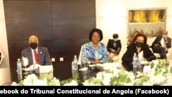 Carlos Burity da Silva, juiz-conselheiro do TC (esq), Laurinda Cardoso, presidente, (cen), e Guilhermina Prata, juiza-conselheira (dir)