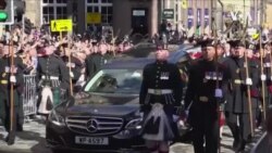 Le cercueil d'Elizabeth II à Londres pour un dernier hommage