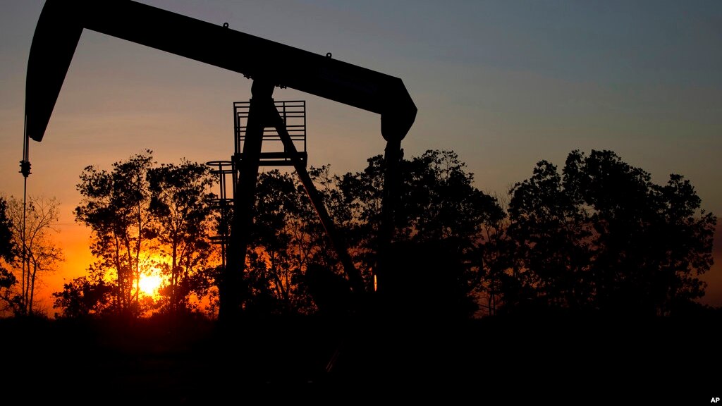 Kompaniyên Amerîkî Dê Zeviyên Petrolê yên Venezuelayê Birêve Dibin