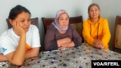 9月12日，三名要求哈萨克斯坦政府协助释放亲人的妇女，被从一辆从阿拉木图出发，前往南部城市奇姆肯特的公共汽车上赶下车。