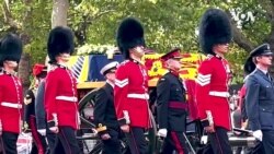 英女王靈柩離開白金漢宮前往西敏宮大廳開放公眾瞻仰