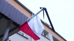 Жителі села Пшеводув в Польщі оговтуються від падіння ракети. Відео