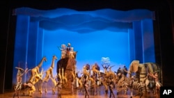 Disney Theatricals menampilkan pertunjukan "The Lion King on Broadway" di New York, 14 September 2022. (Foto: Matthew Murphy/Disney Theatricals Via AP)