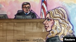 Элизабет Холмс на заседании суда в Сан-Хосе, Калифорния, 18 ноября 2022 года