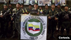 Captura de pantalla de un video donde el comandante de las disidencias de las Fuerzas Armadas Revolucionarias de Colombias (FARC), alias 'Iván Mordisco', anunció o su disposición del cese del fuego multilateral con el gobierno colombiano, el 23 de septiembre de 2023.