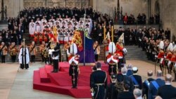 Reino Unido Homenaje ciudadanos Reina Isabel 