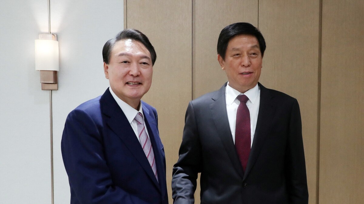 栗战书访韩促在尖端技术及供应链上合作,首尔在北京华盛顿之间走钢丝