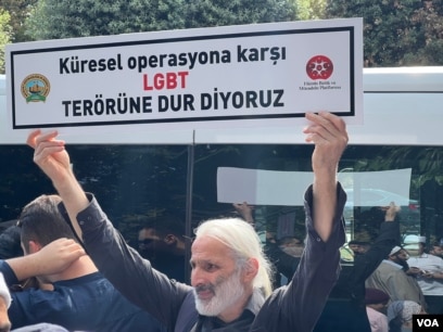 LGBTQ+ Karşıtları Yürüdü Sosyal Medyada Tepki Büyüdü