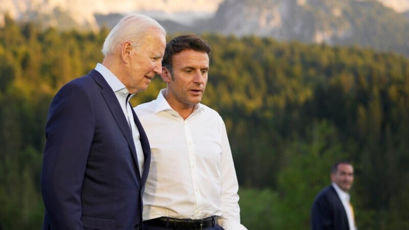 Emmanuel Macron à Washington pour la première visite d'État de Joe Biden