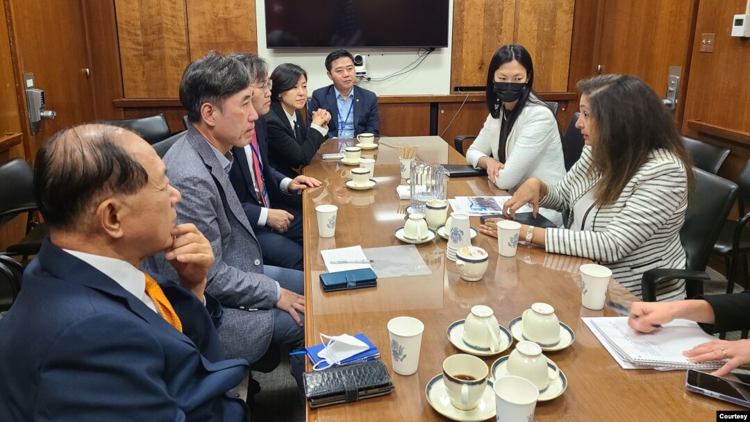 하태경 의원 등 한국 국회의원 4명이 14일 국무부 청사에서 우즈라 제야 국무부 민간안보·민주주의·인권 담당 차관 등 관리들을 만나 북한 인권 개선 방안에 관해 논의했다. 사진 = 하태경 의원실 제공.