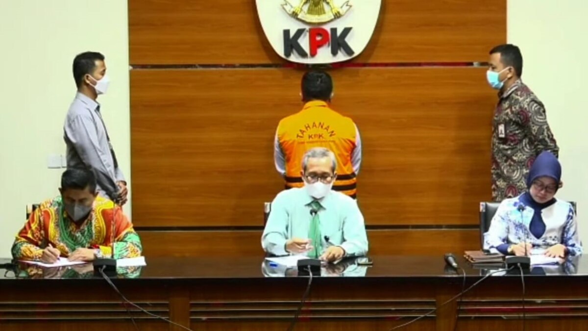 Panen Tersangka Korupsi di Papua, KPK Diminta Perluas Investigasi - Vimarsana News