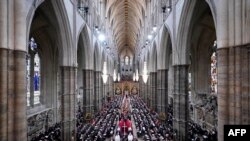 Urusengero rwa Westminster Abbey, rwari rwakubise rwuzuye