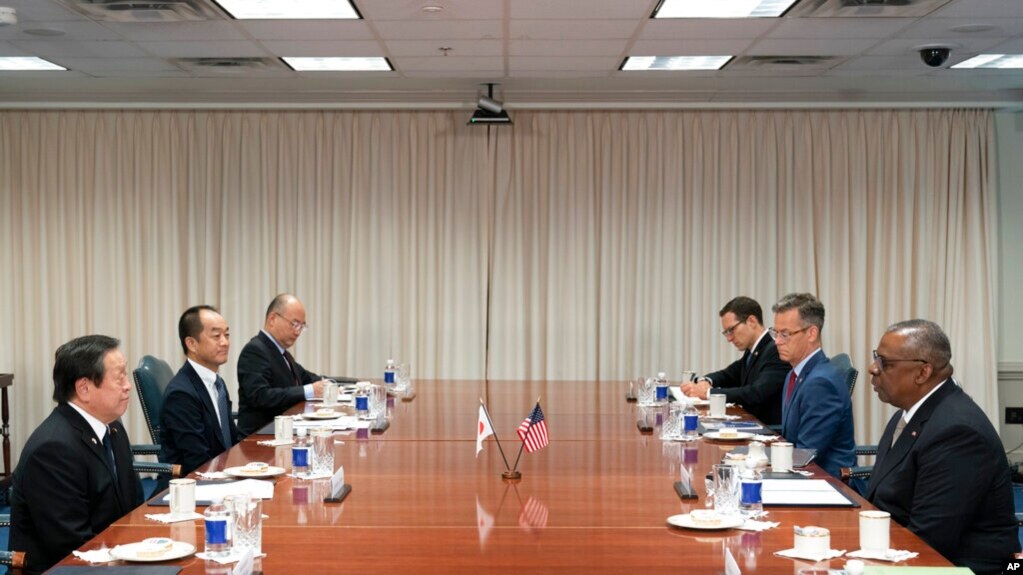 9月14日，日本防卫大臣滨田靖一与美国国防部长奥斯汀在华盛顿举行会谈。(photo:VOA)