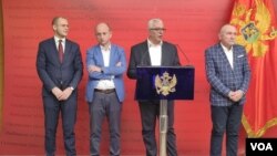 Jedan od lidera Demokratskog fronta Andrija Mandić govori na konferenciji za štampu, u Podgorici, 14. septembra 2022.
