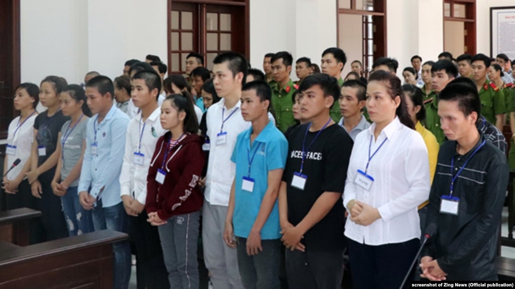 Tòa án ở Biên Hòa, Đồng Nai, xét xử 20 người biểu tình phản đối dự luật đặc khu vào ngày 30/7/2018.