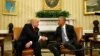 Трамп та Обама вперше зустрілись, потиснули одне одному руки