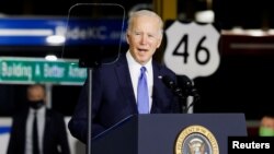 US President Joe Biden delivers remarks on infrastructure at the Kansas City Area Transportation Authority in Kansas City, Missouri, Dec. 8, 2021. 