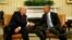 Trump y Obama se reunieron en la Oficina Oval durante hora y media.