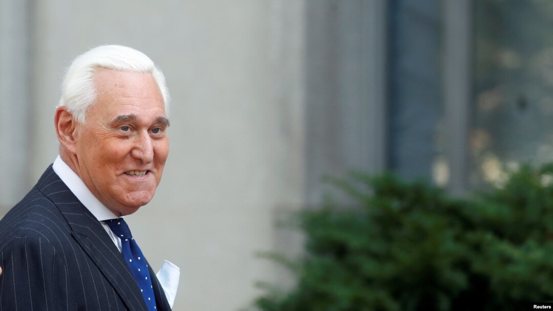 Roger Stone, mantan penasihat kampanye untuk Presiden AS Donald Trump, tiba di Pengadilan Distrik AS untuk kelanjutan persidangannya dengan tuduhan berbohong kepada Kongres, 15 November 2019. (Foto: Reuters)