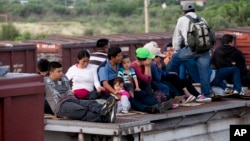 México invertirá $150 millones de dólares en los próximos cinco años para evitar que "La Bestia" sea usado por migrantes.