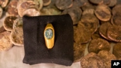 حلقه طلایی رومی - از اقلام کشف شده توسط اسرائيل
