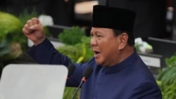 Presiden Indonesia yang baru saja dilantik, Prabowo Subianto menyampaikan pidato selama upacara pelantikan presiden di gedung DPR di Jakarta, Indonesia, Minggu, 20 Oktober 2024.