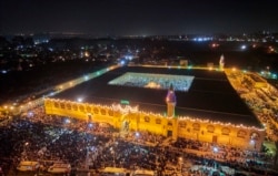 Pemandangan sebuah masjid di Kairo, Mesir. (Foto: VOA/H. Elrasam)